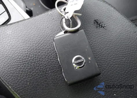 2017 Volvo S90 T6 Momentum z USA, uszkodzony, nr VIN YV1A22MK7H1015259